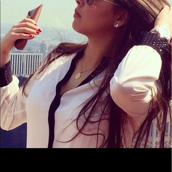 Dressy White Button Down With Black Details - Picture 5 of 7